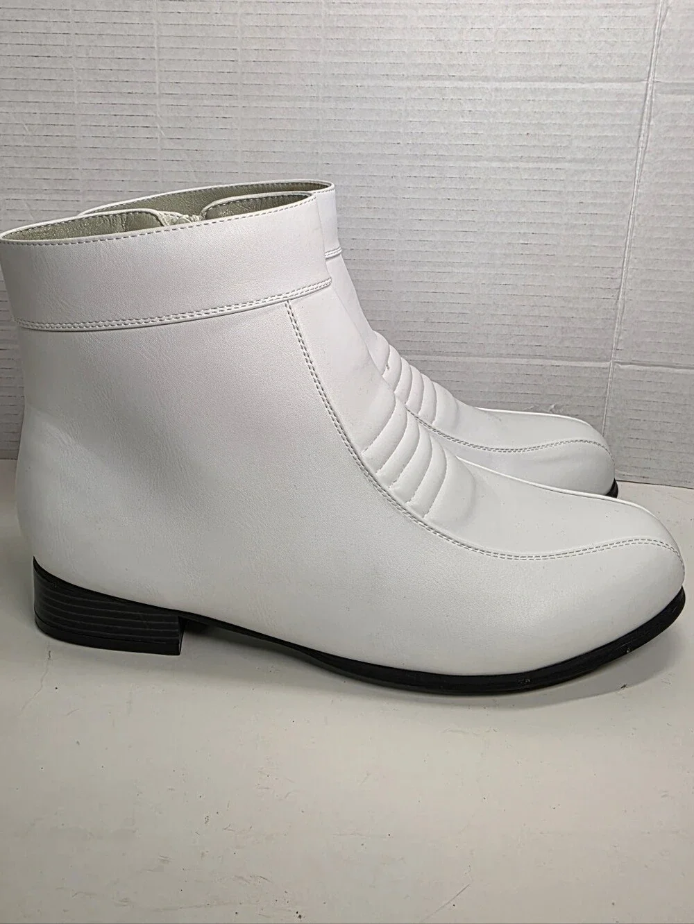 Funtasma White Side Zip Ankke Boots Sz LARGE Cosplay Dress Up Stormtrooper